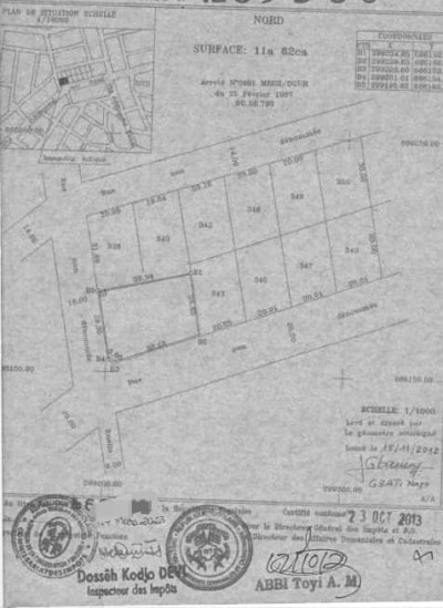 2 lots collés avec titre foncier au bord du goudron