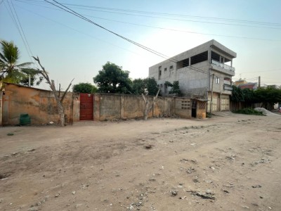 1 lot avec 3 tampons à 200m du Stade