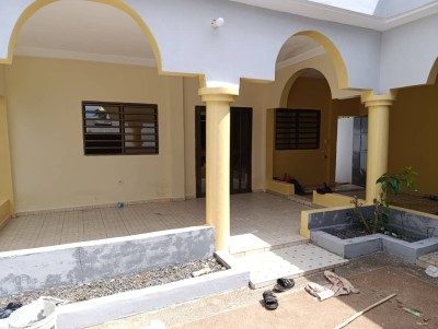 belle villa 3 chambres sur démi lot avec titre foncier