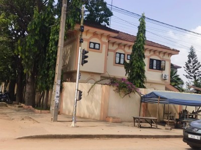 villa duplex 6 chambres  au bord des pavés