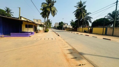 1 lot avec titre foncier à 100m du goudron