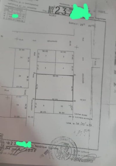 4 lots 1/4 collés cloturés avec titre foncier au bord du goudron