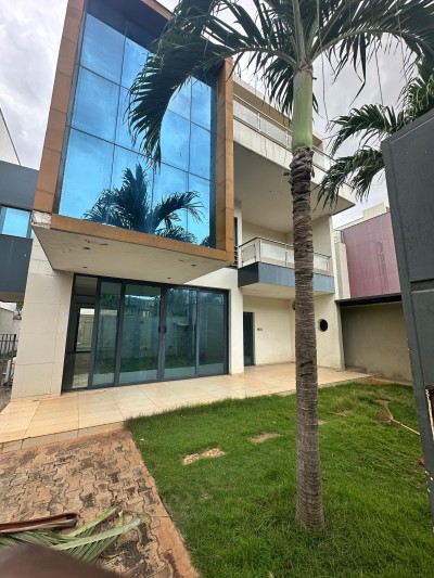 superbe villa 5 chambres sur démi lot + titre dans la cité oua