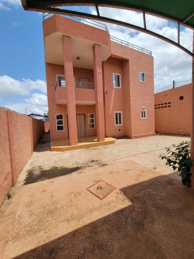 villa duplex 4 chambres sur 1 lot avec titre tout proche du stade