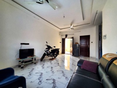villa inachévée de 5 chambres sur démi lot avec 3 tampons
