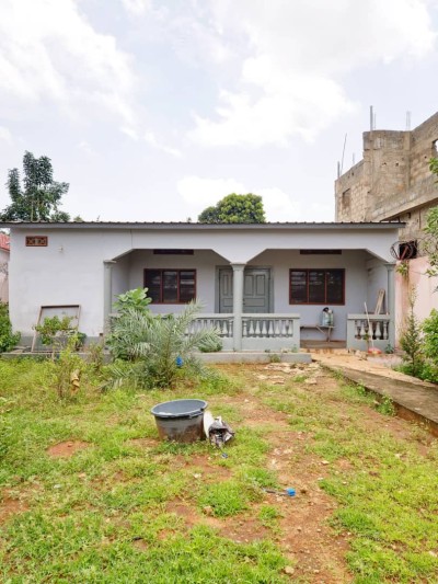 villa 3 chambres sur 3/4 de lot avec titre foncier
