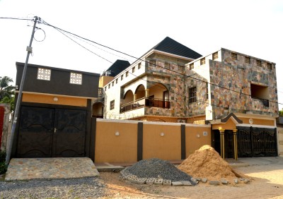 superbe villa 8 chambres sur 1 lot avec titre foncier