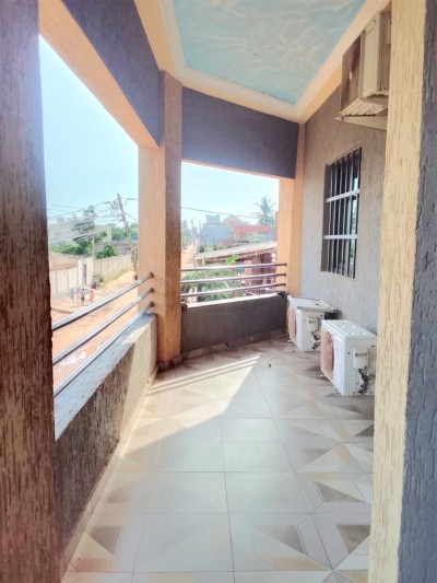 immeuble commercial r+3  sur 1/4 de lot avec titre foncier