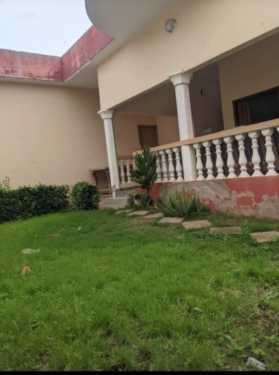 villa 3 chambres sur 3/4 de lot avec 3 tampons