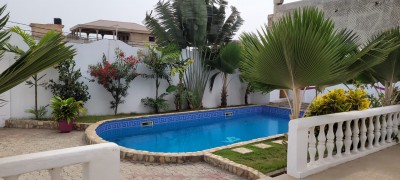 Belle villa 4 chambres meublées avec piscine