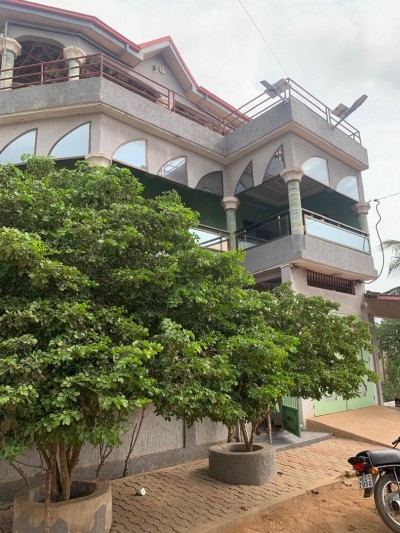villa duplex 7 chambres sur démi lot avec titre foncier