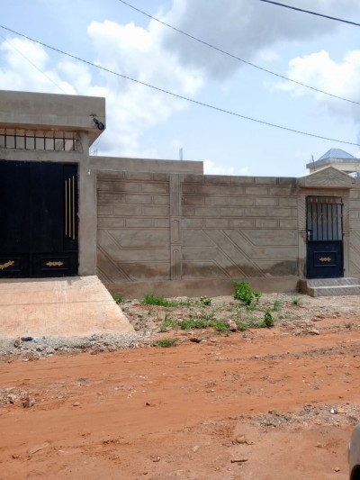 villa 2 chambres sur 1/4 de lot avec titre foncier en cours
