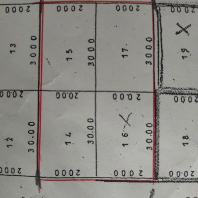 4 lots collés avec titre foncier à 150m du goudron