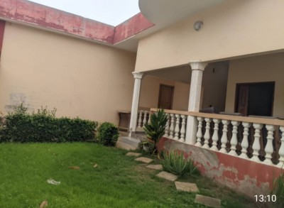 villa 3 chambres sur 3/4 de lot avec 3 tampons à 700m goudron
