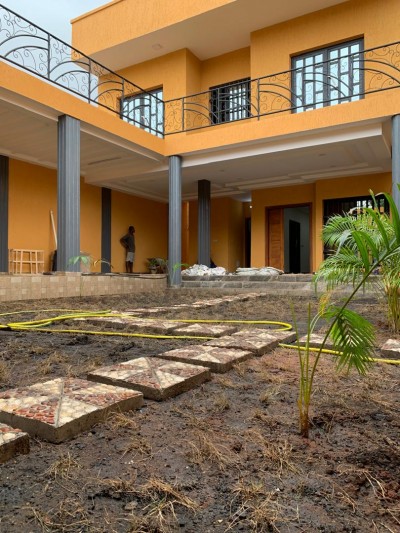 villa duplex 5 chambres sur démi lot avec titre foncier