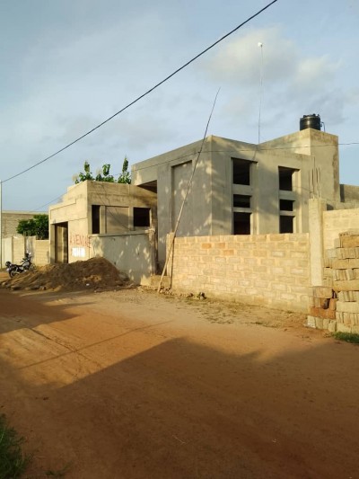 villa 3 chambres sur 3/4 de lot avec titre foncier global