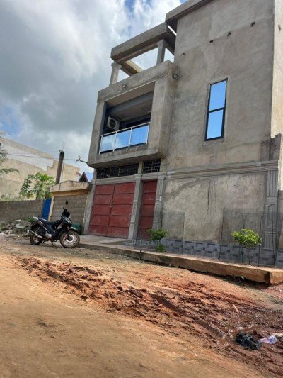 mini villa duplex 3 chambres sur 1/8 de lot avec titre global