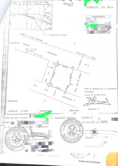 3 lots collés avec titre foncier au bord du goudron