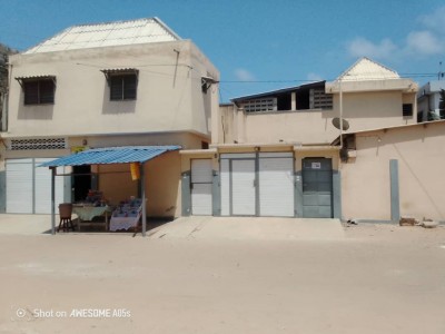 grande maison de location de plusieurs chambres sur 1 lot