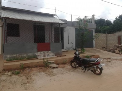petite villa 1 chambre sur demi lot avec 3 tampons