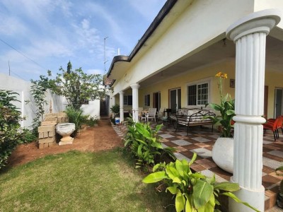 villa 3 chambres sur 1 lot avec titre foncier à 50m du goudron