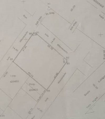 4 lots collés cloturés avec titre foncier à 150m du goudron