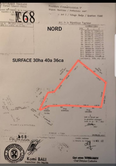 30 hectares collés avec titre foncier à 3.8km du goudron