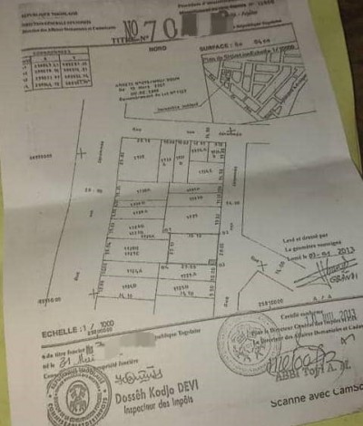 1 lot cloturé avec titre foncier + 2ch salon