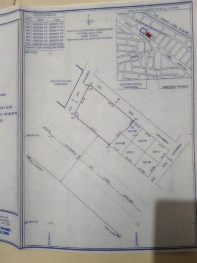 4 lots 1/74 collés avec titre foncier au bord du goudron