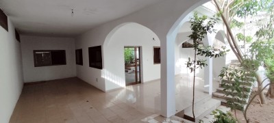 villa dallée 4 chambres sur démi lot avec titre foncier