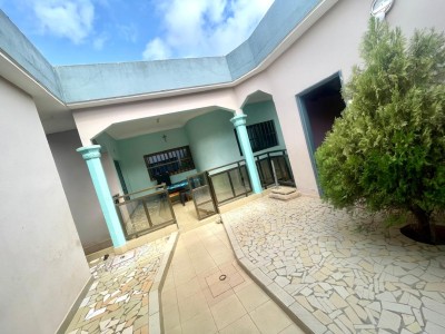 villa 4 chambres sur 3/4 de lot avec titre foncier en cours