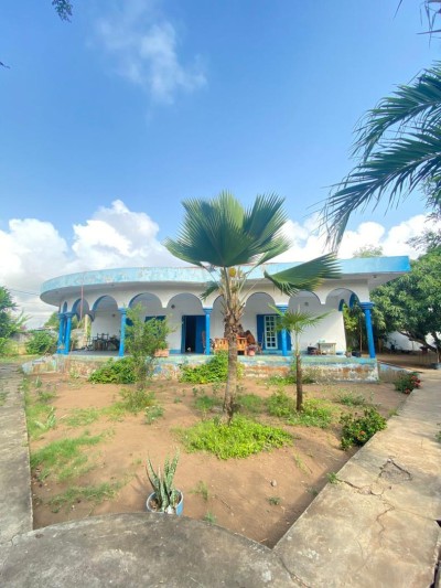 belle villa 3 chambres sur 2 lots avec titre foncier en cours