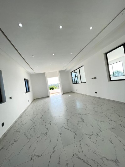 villa duplex 5 chambres sur démi lot avec titre foncier en cours