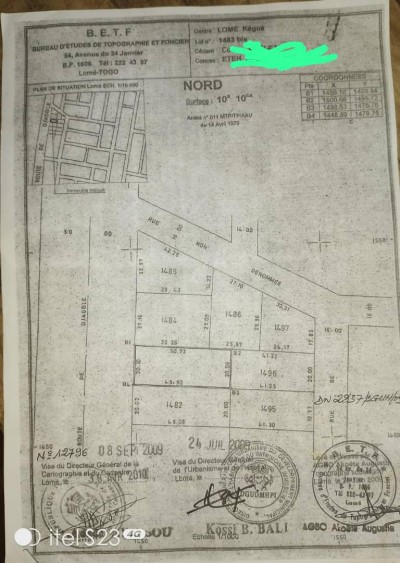 1 lot 3/4 avec 3 tampons au bord du goudron