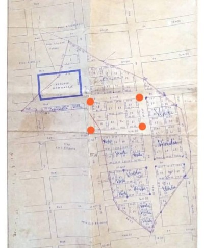10 lots collés avec titre foncier à 400m du goudron