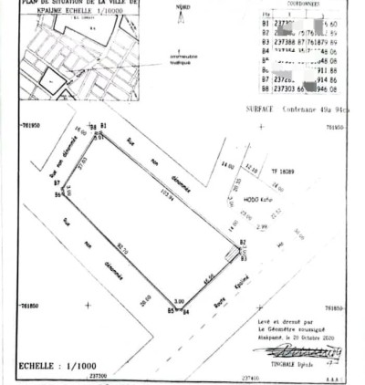 8 lots collés cloturés avec titre foncier au bord du goudron