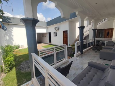 belle villa 2 chambres sur démi lot avec titre foncier en cours