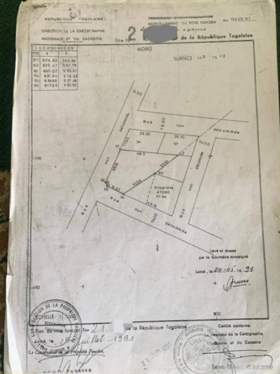 2 lots et démi collés cloturés avec titre foncier à 150m goudron