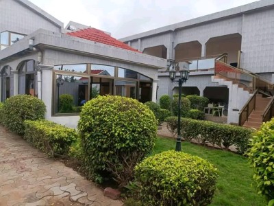 villa duplex 10 chambres sur 1 lot avec titre foncier en cours