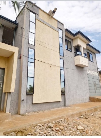 villa de location 7 chambres sur démi lot avec titre en cours