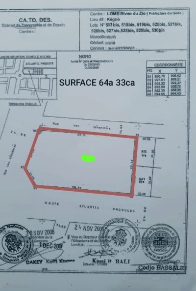 10 lots 3/4 collés cloturés avec titre foncier au bord du goudron