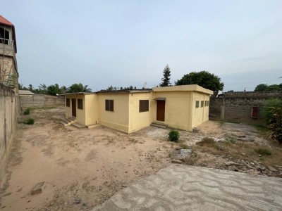 1 lot 1/4 cloturé avec titre foncier + villa 4 chambres salon