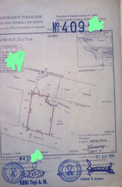 3 lots collés avec titre foncier au bord du goudron