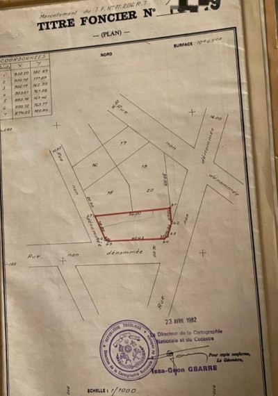 2 lots collés avec titre foncier à 150m du goudron