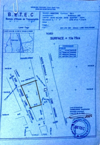2 lots 1/4 collés avec titre foncier en cours au bord du goudron