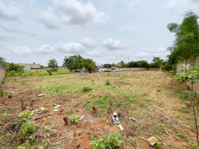 6 lots cloturés avec titre foncier à 500m du goudron