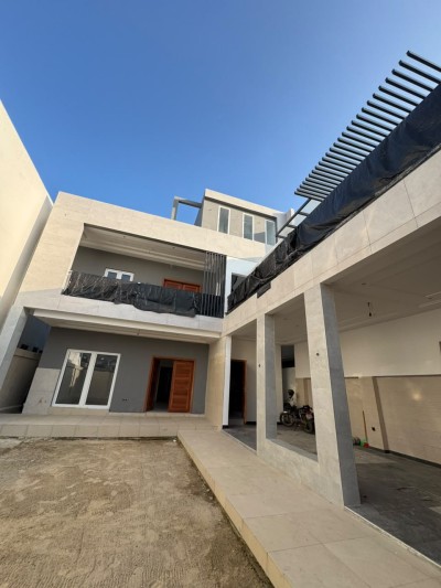 villa 4 chambres sur démi lot avec titre foncier