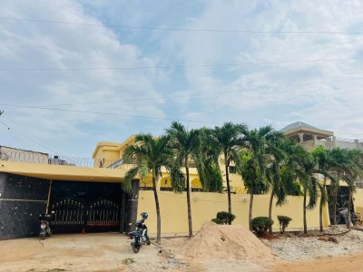 grande villa 9 chambres sur 1 lot 1/4 avec titre foncier en cours