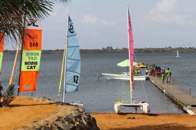 centre de loisirs sur 3000m2 avec titre  au bord du lac togo