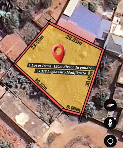 1 lot et démi avec titre foncier à 120m du goudron